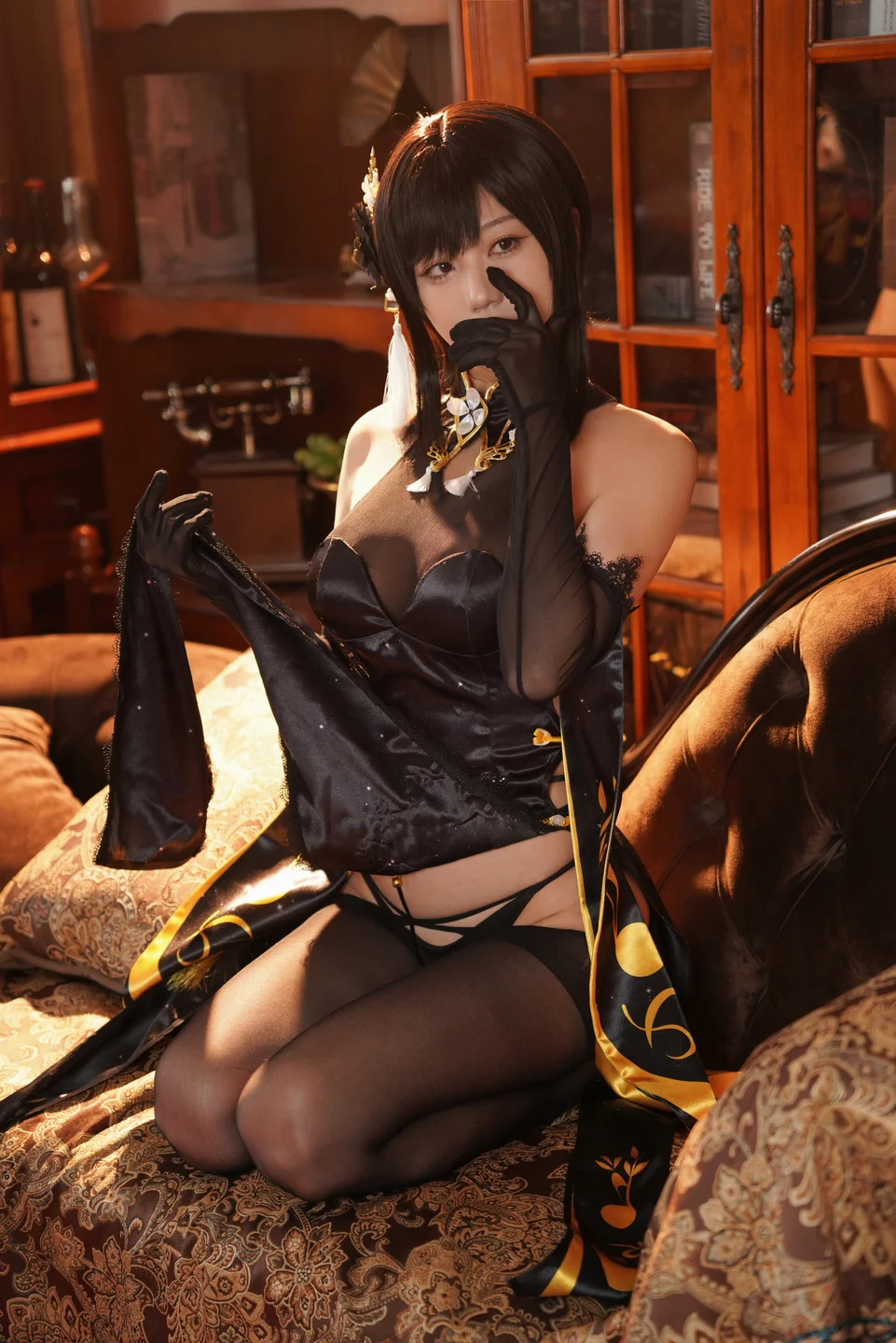 影子喵Ghost - 镇海黑旗袍 [131P,4V-3.71GB] tg@simisebaisi 【丝足阁】023.webp